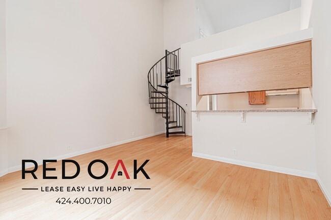 Building Photo - 4651 Cahuenga Blvd Unit 315 Rental