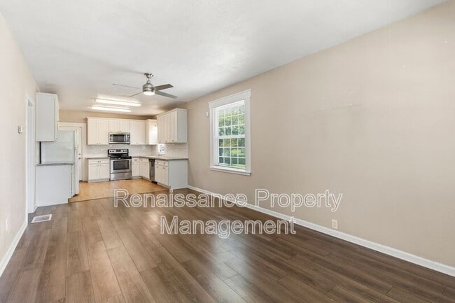 Photo - 400 E Ellis St