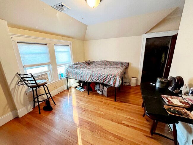 Photo - 235 Commonwealth Ave