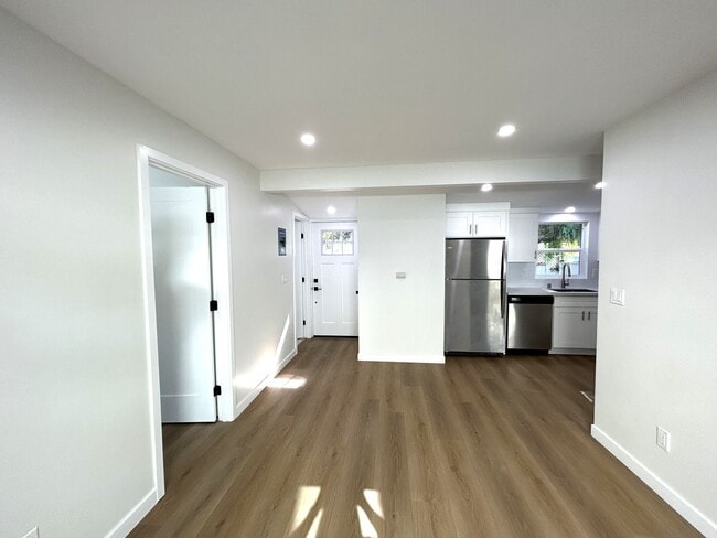 Photo - 323 S Ditmar St Unidad B (Back)