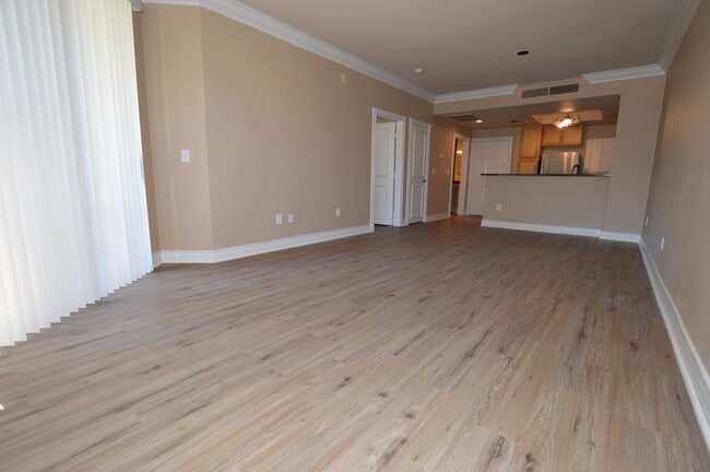 Building Photo - Meridian Unfurnished 1 Bdr/ 1 Bath Luxury ... Rental