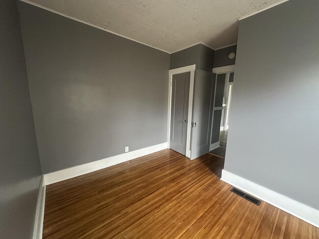 Photo - Beautiful two-bedroom home located in Roch... Unit 2