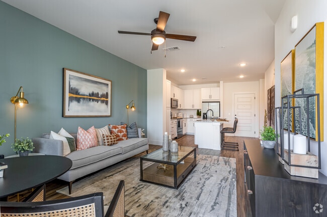 1BR, 1.5BA - 867SF