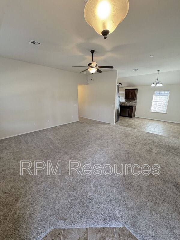 Photo - 800 Stag Trail