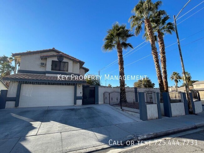 3 bedroom, 2.5 bathroom home with pool, la... - 3 bedroom, 2.5 bathroom home with pool, la...