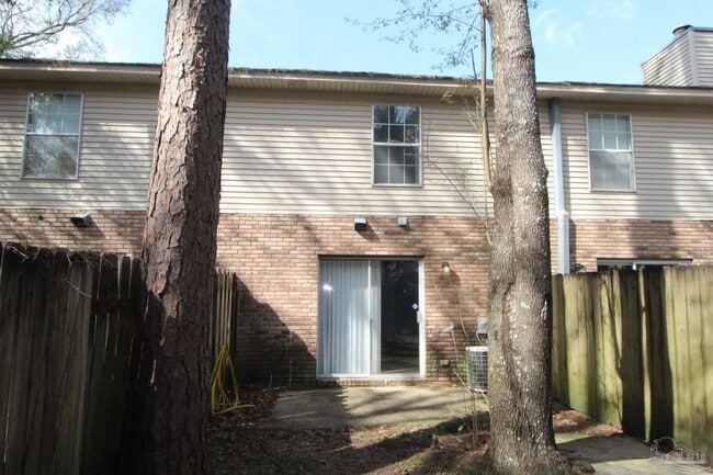 Photo - 1305 Foxborough Dr