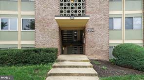 Building Photo - 7206 Donnell Pl Unit C-8 Rental