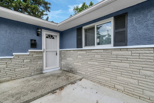 Photo - 272 Collingwood Ave