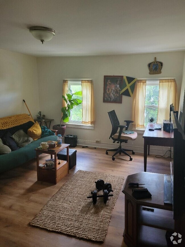 Building Photo - 100 Tremont St Unit 2nd Floor Rental