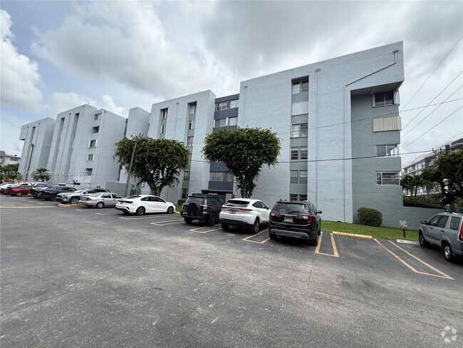 Building Photo - 750 NW 43rd Ave Unit 308 Rental