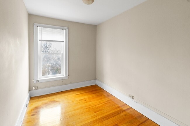 Photo - 1107 E Genesee St