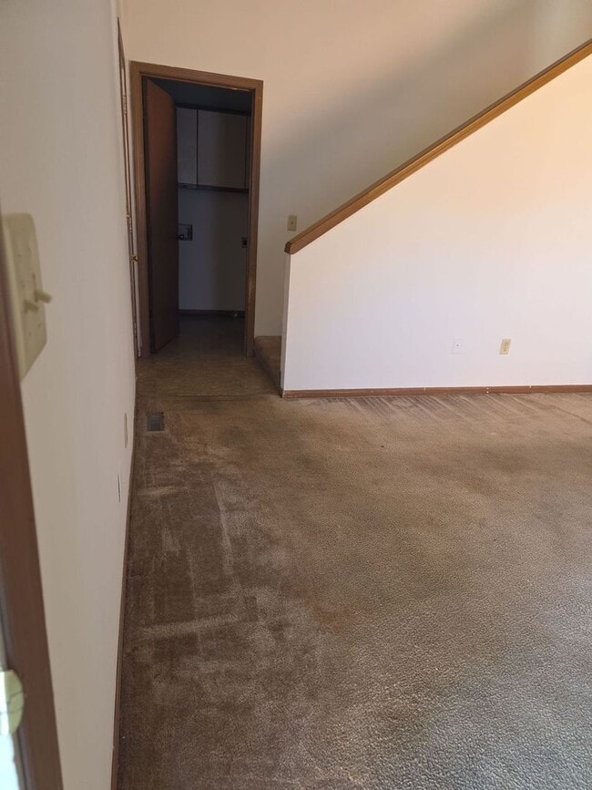 Photo - Great 3 Bed 2 Bath 2 Car Garage Split Level Duplex- Pets ok!