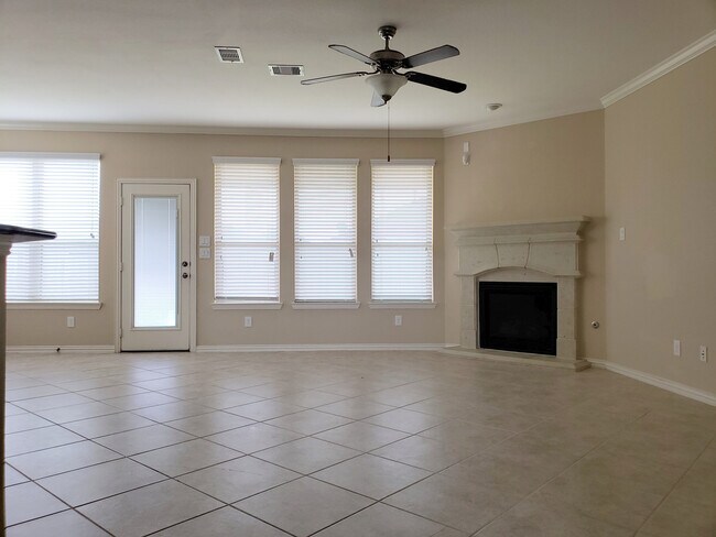 Photo - 8818 Cornina Dr