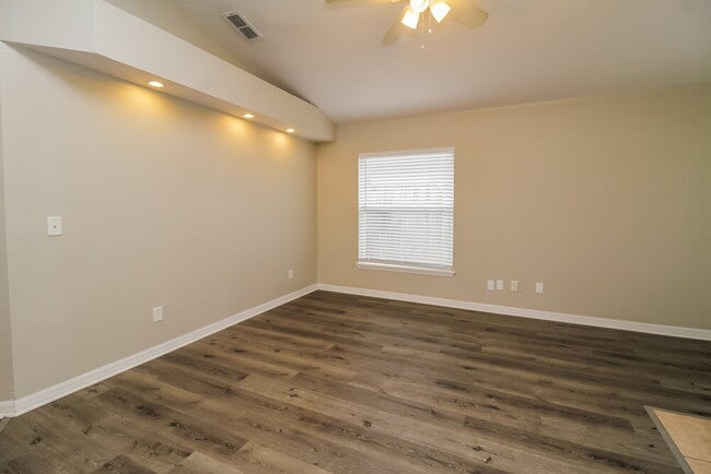 Photo - 12848 Parkbury Dr