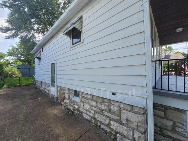 Photo - 4891 Hummelsheim Ave