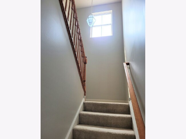 Photo - 1088 N Claremont Dr