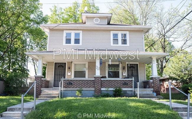 Building Photo - 411 W 40th St