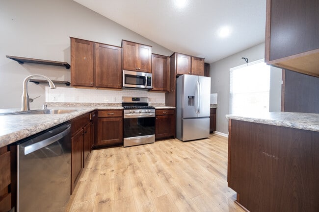 Photo - 15141 Emory Cir