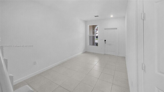 Photo - 5534 NW 27th Pl