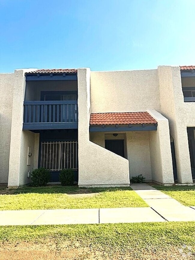 Building Photo - Charming 3BR Townhome in Glendale