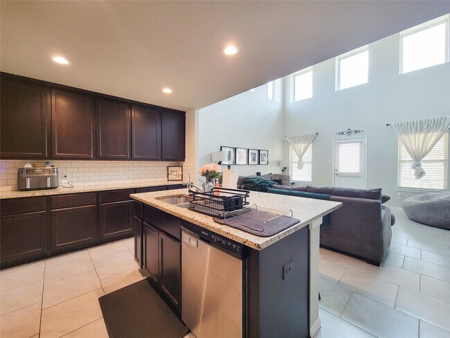 Photo - 8003 Ecru Ln