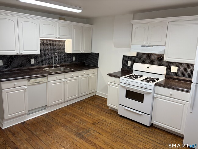 Building Photo - 973 State St Unit 1