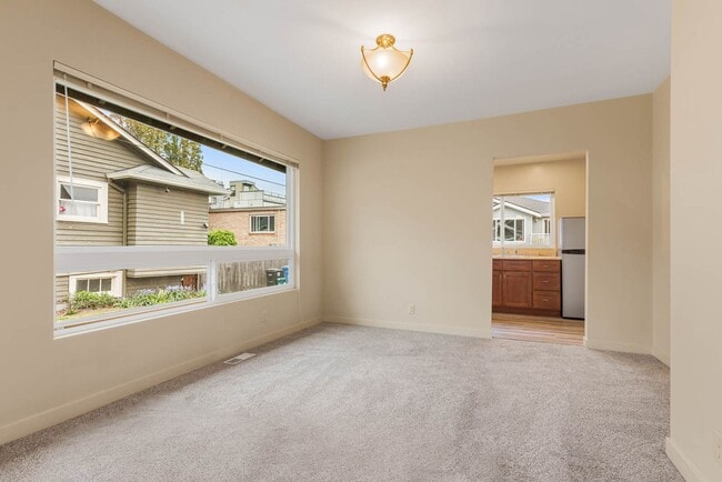 Photo - 2114 Dexter Ave N