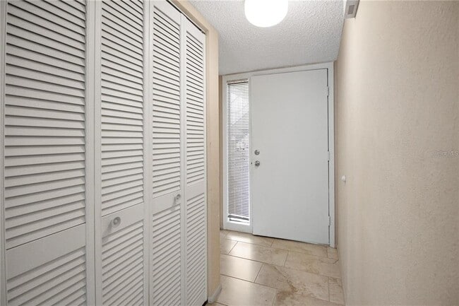 Photo - 135 Woodlake Wynde Unit 135