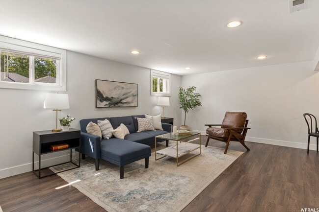 Photo - 222 E Center St