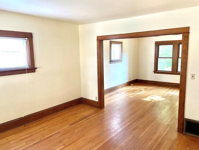 Photo - 5 bedroom 2.5 bathroom in the Camp Randall...