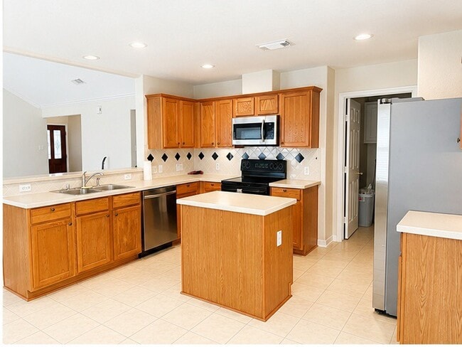Photo - 26 Prairie Oak Dr