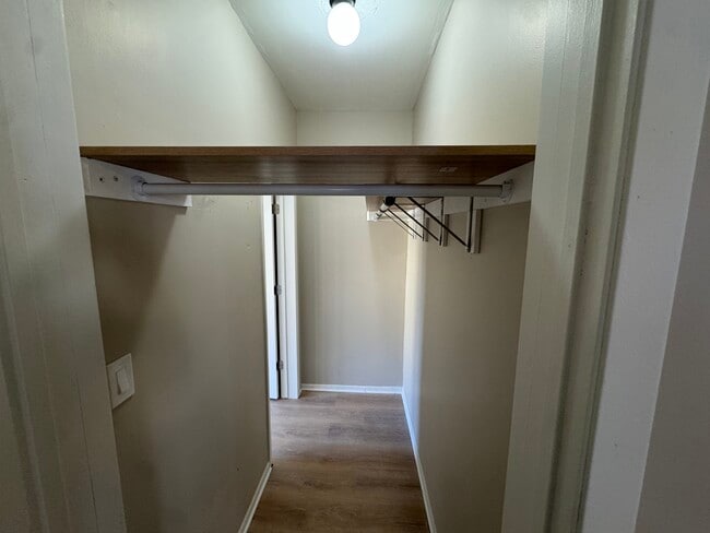 Photo - 305 E Clarence St