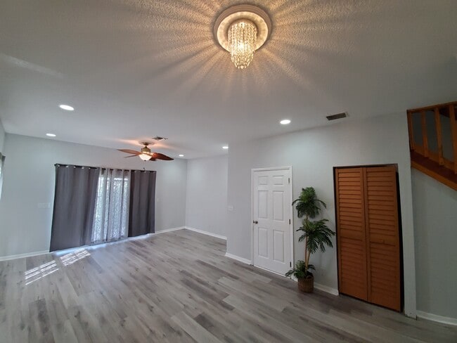 Living Room - 197 NW Eller St