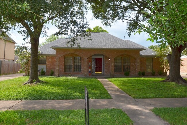 Building Photo - 15218 La Paloma Dr
