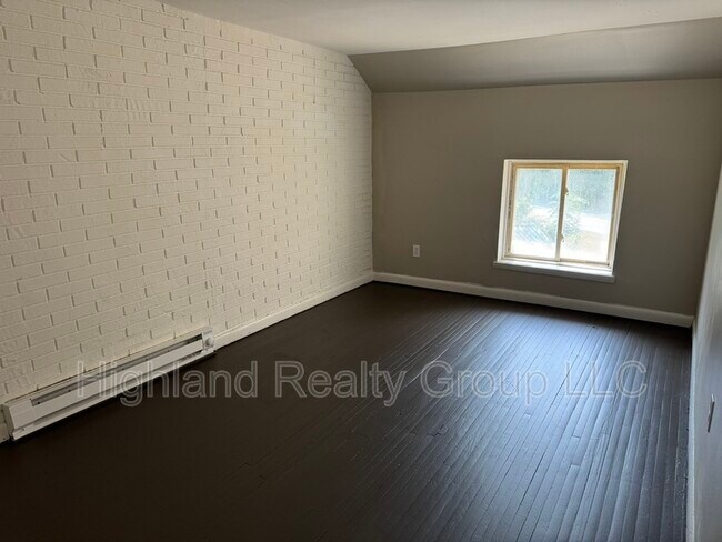 Photo - 1887 Habecker Rd Unit Apt 6