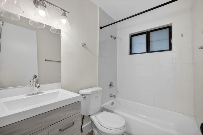 Photo - 615 NE 26th St Unit 9