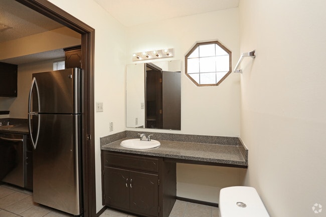 3BR, 2.5BA - 1500 SF