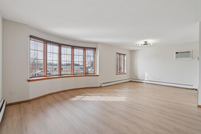 Photo - 4516 Highway 7 Unit 1