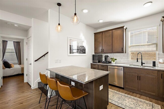 Photo - 1402 Singleton Ave