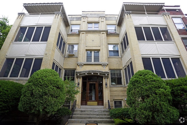 5757/5759 building entrance - Ardmore Winthrop