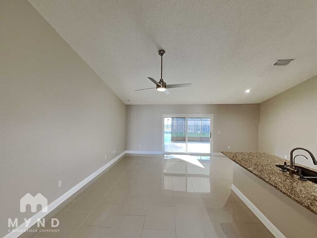 Photo - 8310 Clermont St