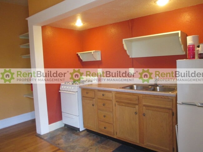 Photo - 103 Maple St NE Unit B