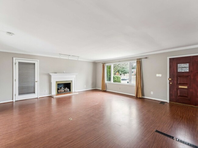 Photo - 3503 Maple Ct