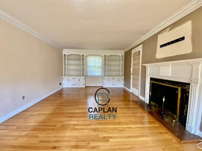 Photo - 530 Bellevue Rd