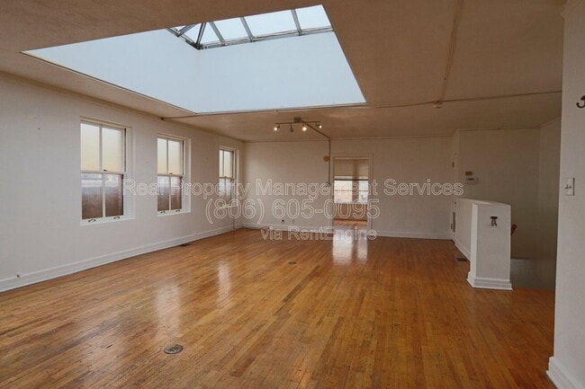 Photo - 1312 Avenue J Unit B