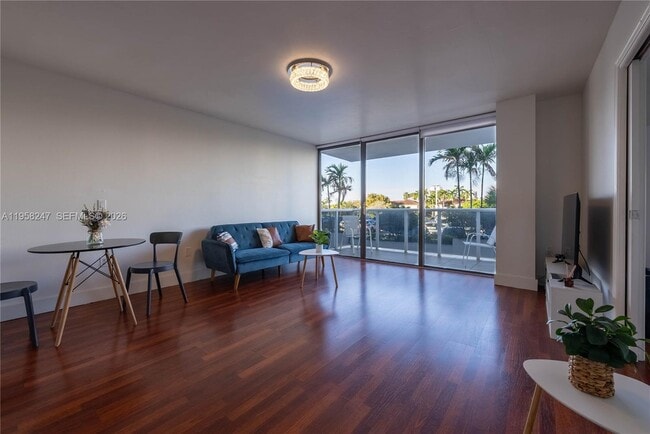 Building Photo - 3675 N Country Club Dr Unit 201