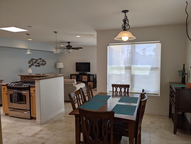 Photo - 379 Bonair St