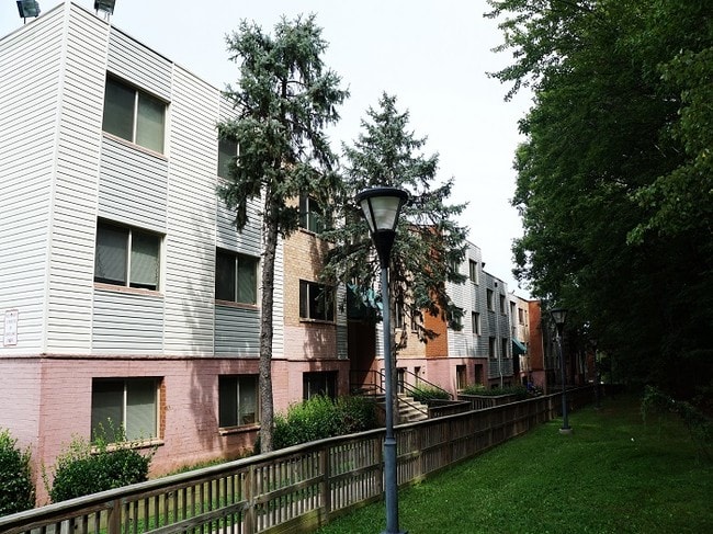 Kings Square Apartments