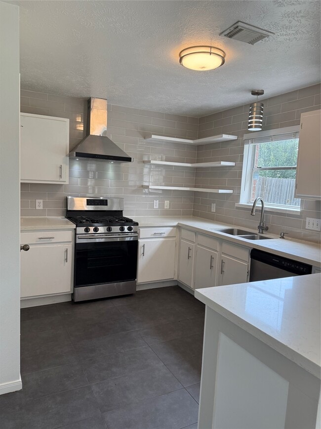 Photo - 17011 Macleish Dr