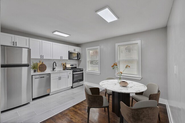 Photo - Grand Lee Apartments